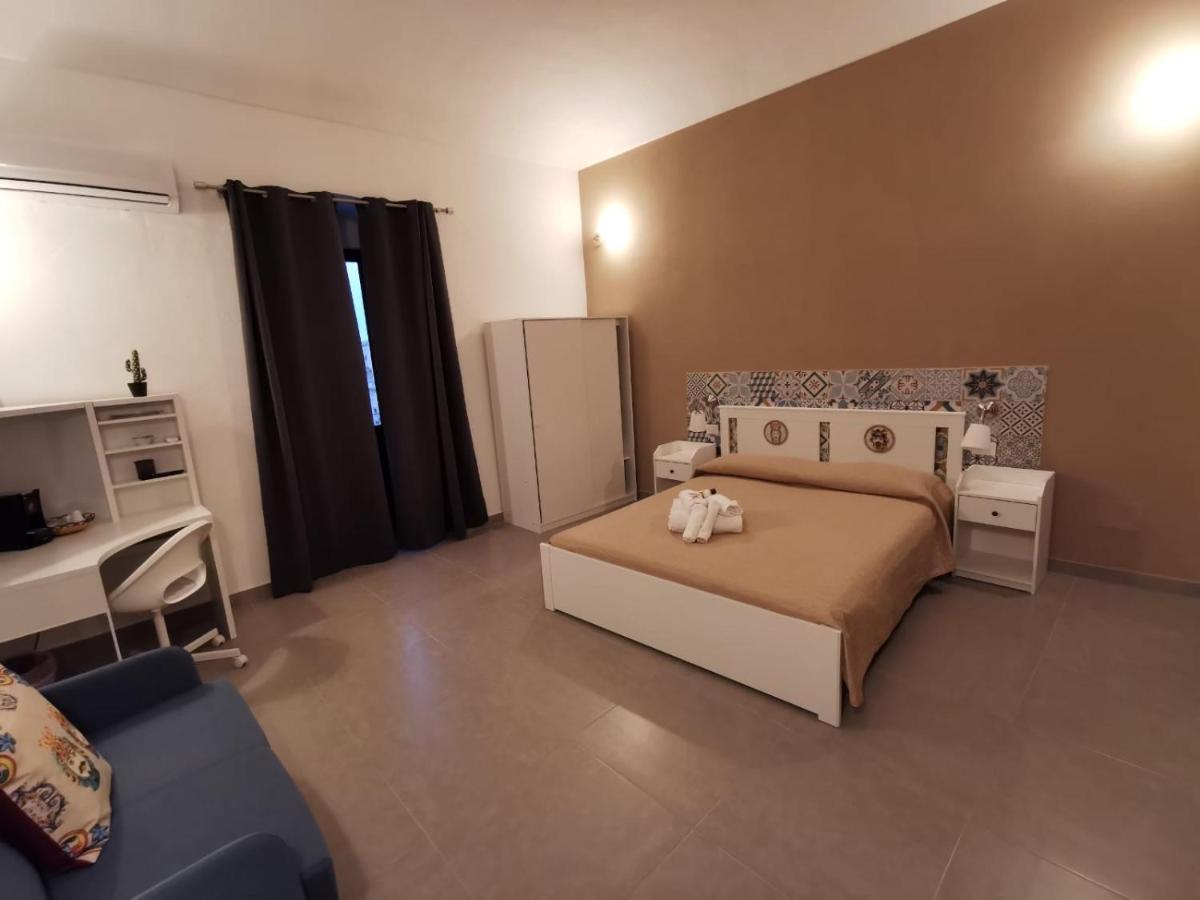 Hercules Suites Noto Exteriér fotografie